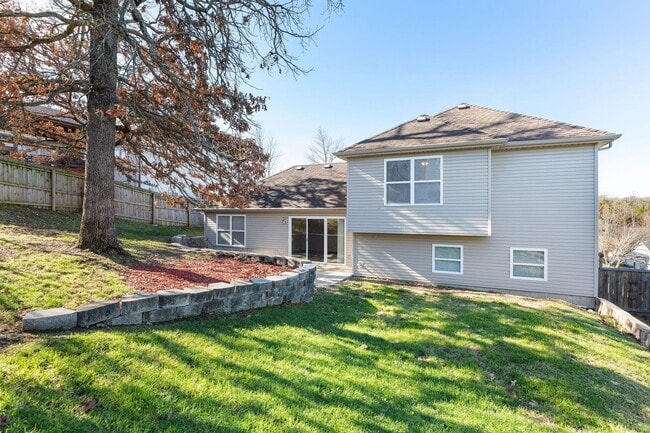 Building Photo - Single-Family Home in Black Oak Estates, Branson