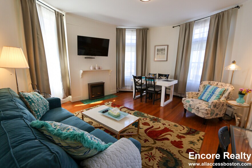 Building Photo - 1874 Beacon St