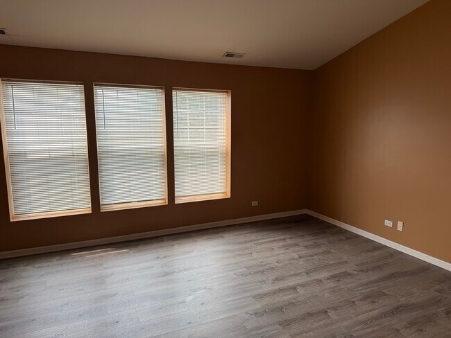 Building Photo - 3140 Ollerton Ave