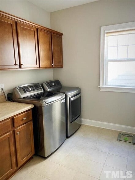Building Photo - Room in Single Family Home on Grande Chateau Ln