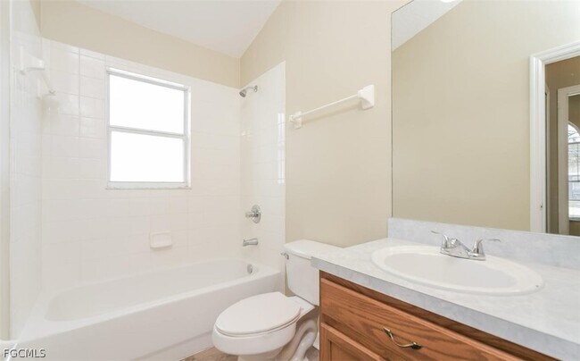 Building Photo - 202 SW 16th Terrace