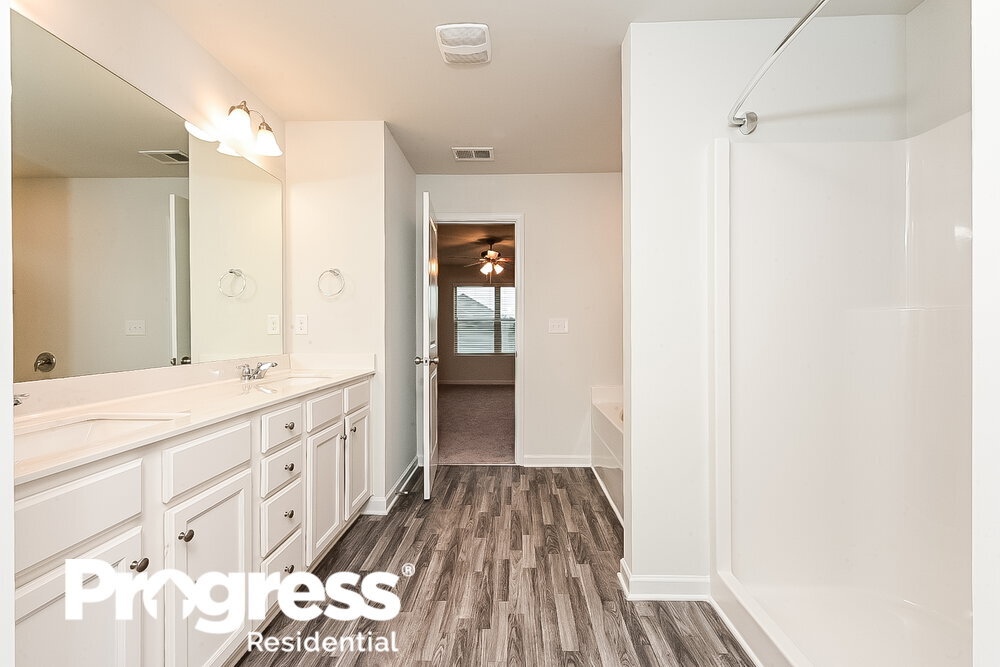 Building Photo - 445 Culloden Moor Dr