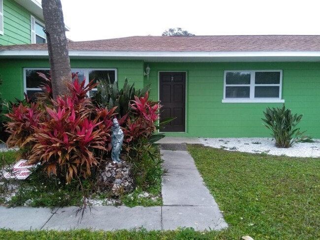 Building Photo - 7000 Hibiscus Ave S