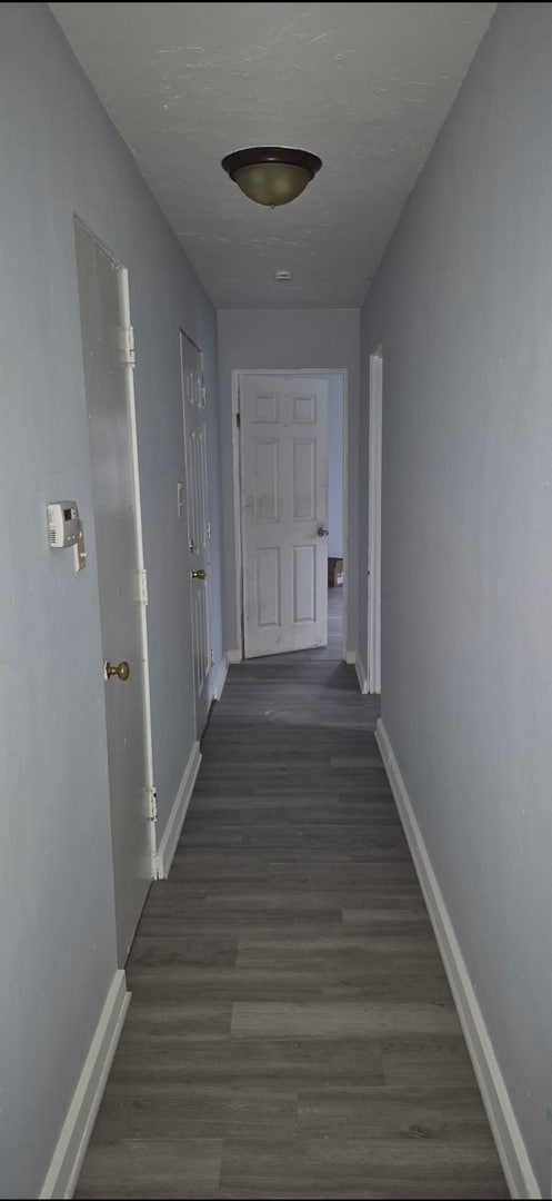 Building Photo - 210 N Cherrywood Ave