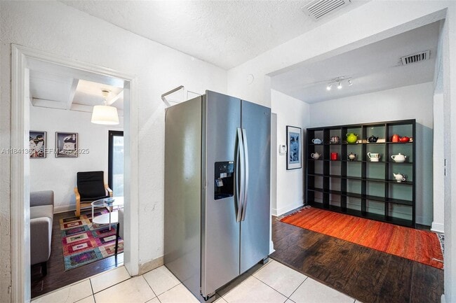 Building Photo - 243 NW 44th St