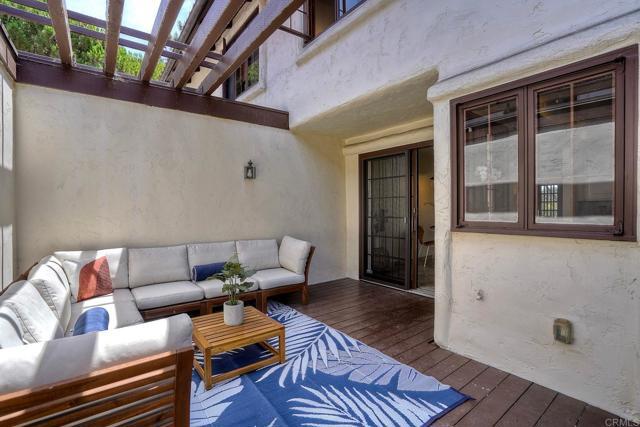 Building Photo - 8608 Villa La Jolla Dr