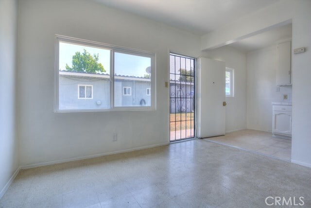 Building Photo - 1003 Simmons Ave