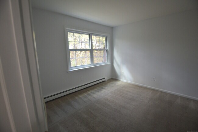 Building Photo - 60 Homestead Ln