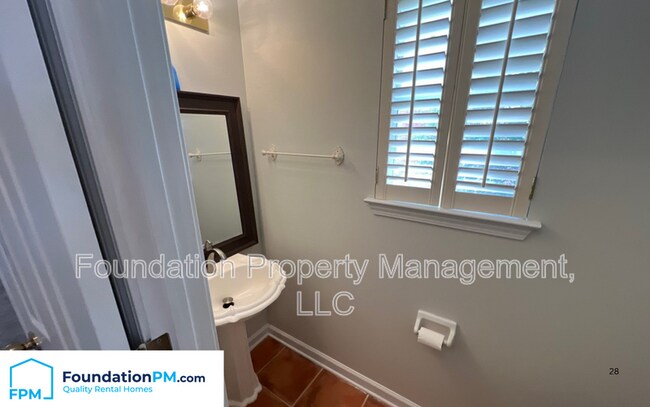 Building Photo - 1066 W Montebello Cir