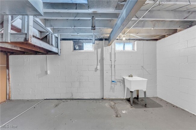 Building Photo - 4852 E 94th St