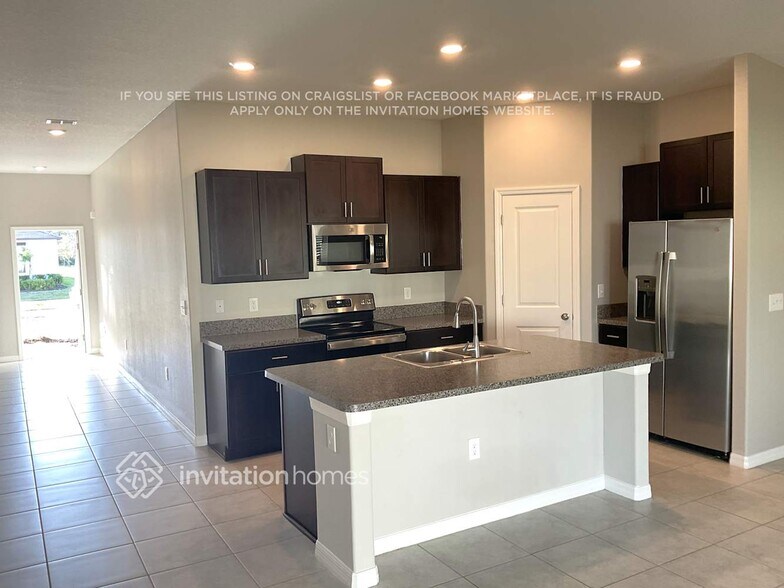 Building Photo - 1524 Blue Rose Dr