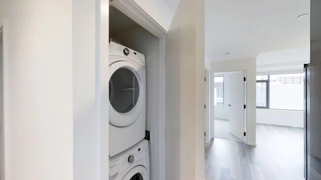 Building Photo - 345 Harrison Ave