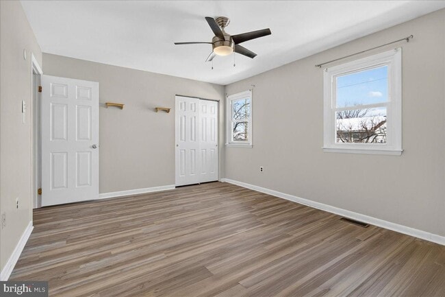 Building Photo - 1158 Grove St