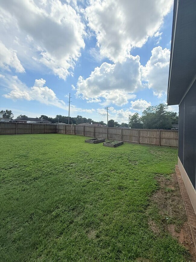 Building Photo - Maddison Subdivision