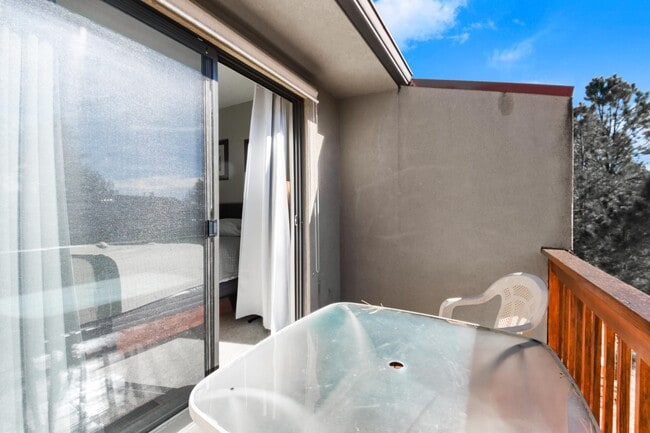 Building Photo - 103 Racquet Pl