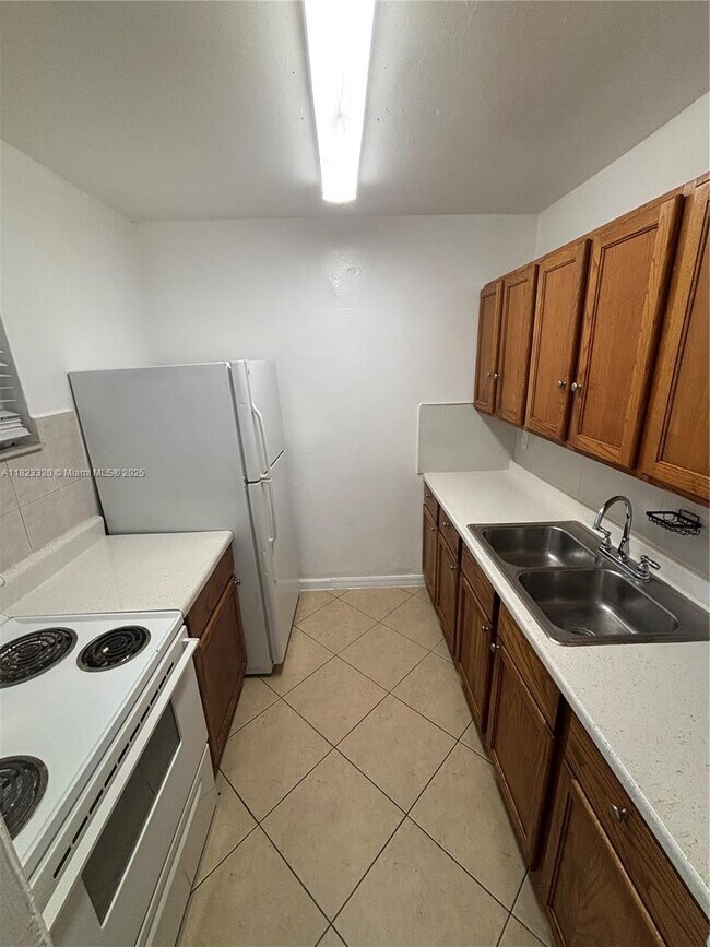 Building Photo - 7841 Johnson St