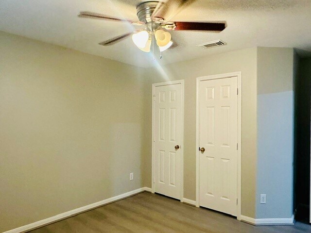 Building Photo - 11405 White Forge Ct