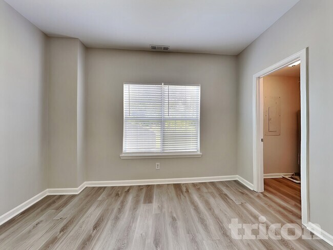 Building Photo - 219 Arlington Ct