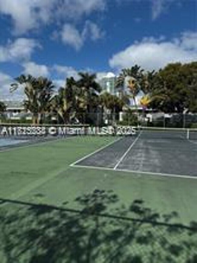 Building Photo - 440 Poinciana Island Dr