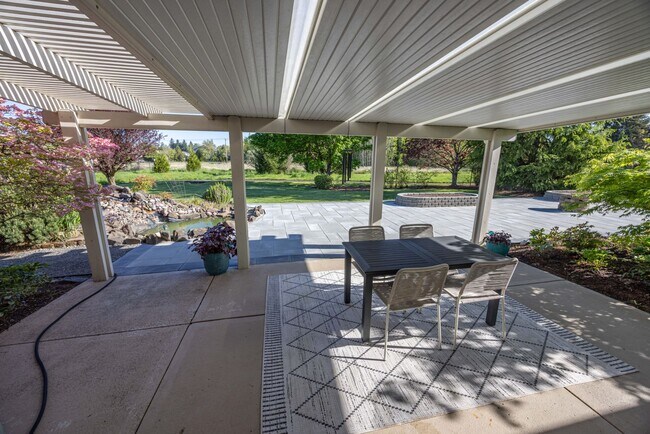 Building Photo - One Level Home - Three Bedroom + Bonus with AC / Beautiful Yard!