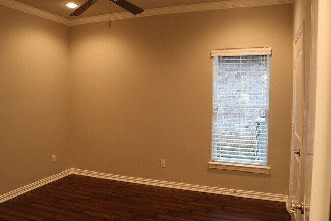 Building Photo - 3417 Cottage Ct