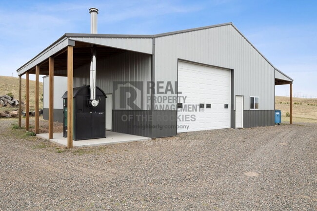 Building Photo - 3348 Hales Ranch Rd