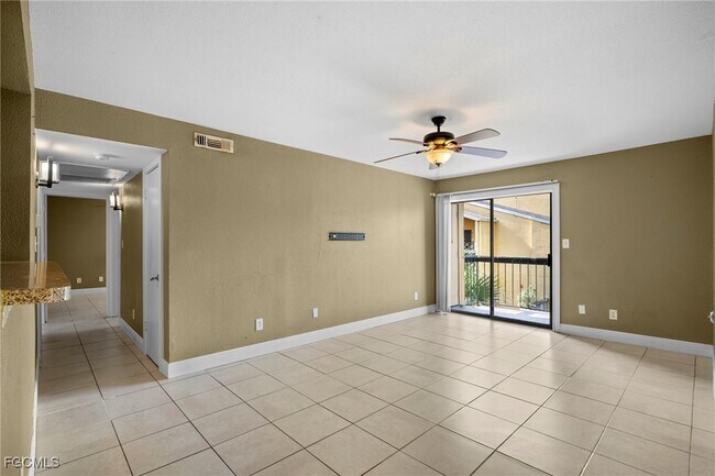 Building Photo - 2905 Winkler Ave