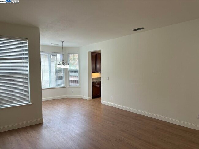 Building Photo - 192 S Tranquilidad St