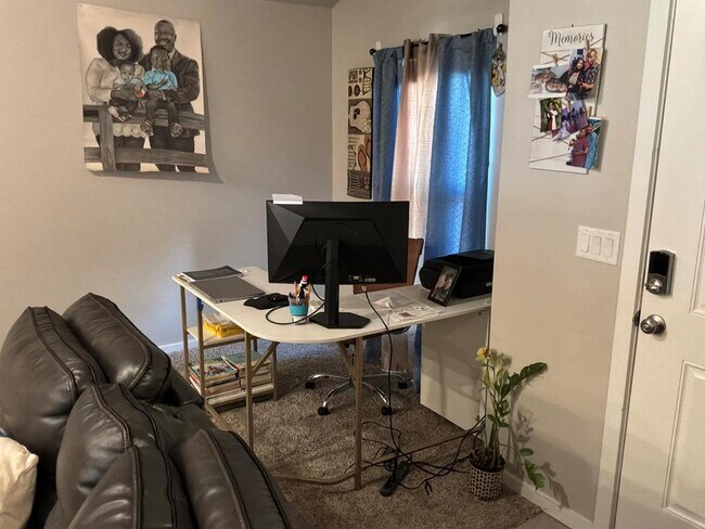 Building Photo - 1303 Terra Cotta St