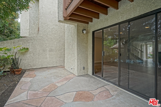 Building Photo - 5760 Owensmouth Ave