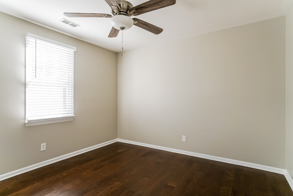 Building Photo - 7329 N Thorncliff Pl