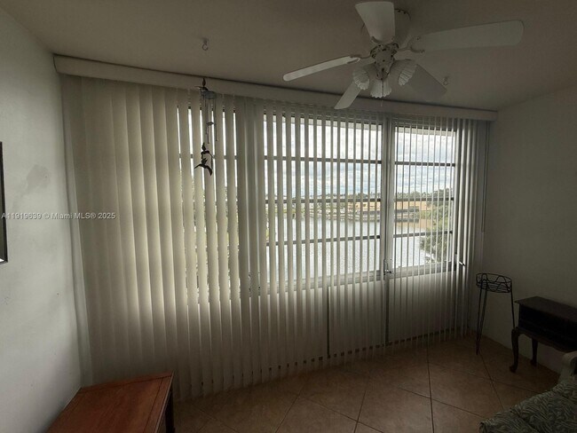 Building Photo - 8220 Sunrise Lakes Blvd