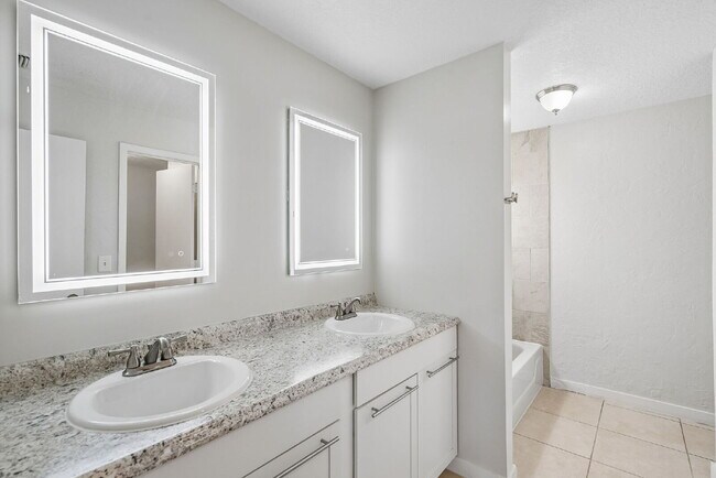 Building Photo - Charming 3-Bedroom Home in Desirable Oviedo!