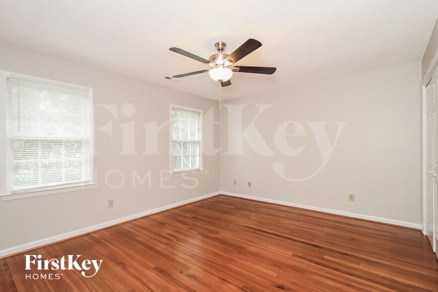 Building Photo - 7052 Avenbury Cir