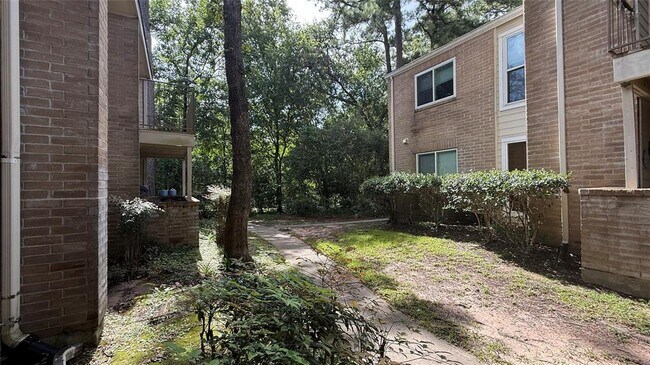 Building Photo - 3500 Tangle Brush Dr