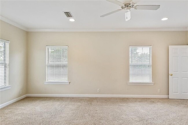 Building Photo - 161 Huntington Cir