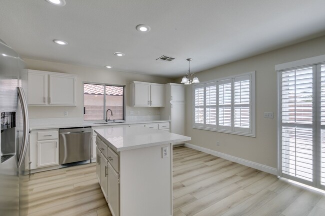 Building Photo - Beautiful 4-Bedroom Home Near Downtown Sum...