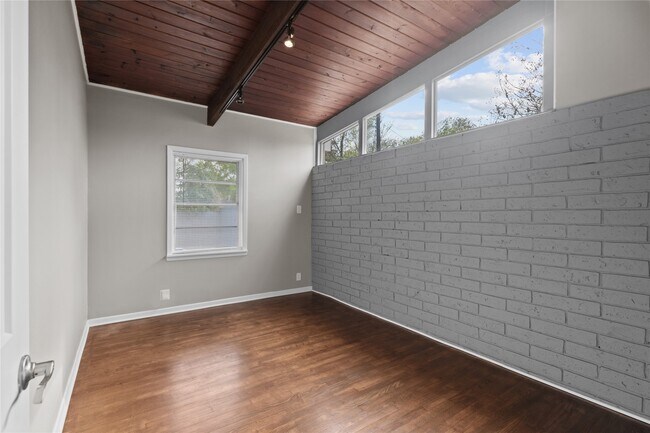 Building Photo - 5001 Nina Lee Ln