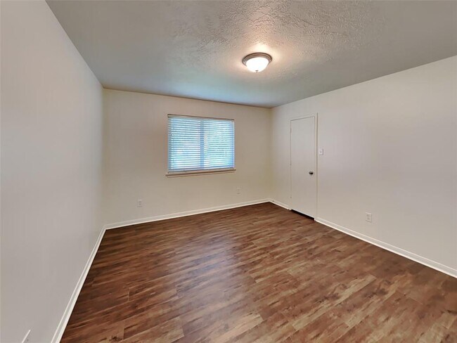 Building Photo - 7007 Durango Dr
