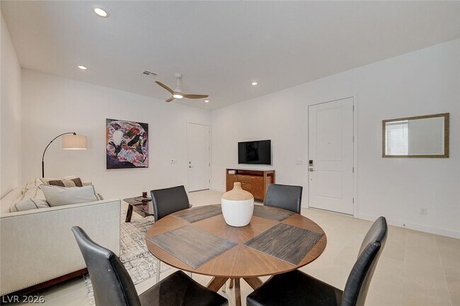 Building Photo - 10022 Digne Ct