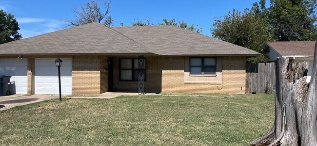 Primary Photo - 1009 SW 70th