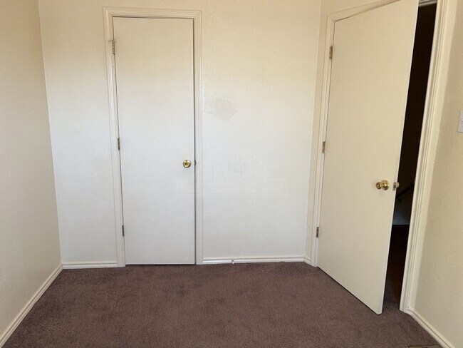 Building Photo - 4204 Gus Dr