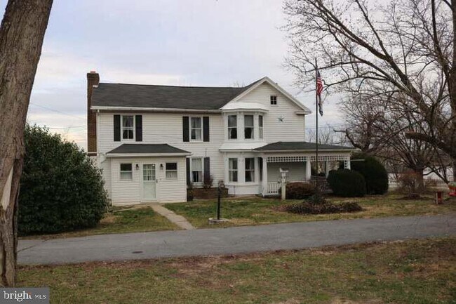 Building Photo - 627 Hammonds Mill Rd