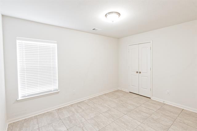 Building Photo - 1829 Persimmon Dr