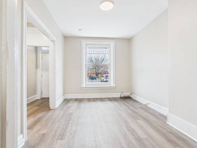 Building Photo - Spacious 4 Bedroom Single Family on Susquehanna St with Off Street Parking