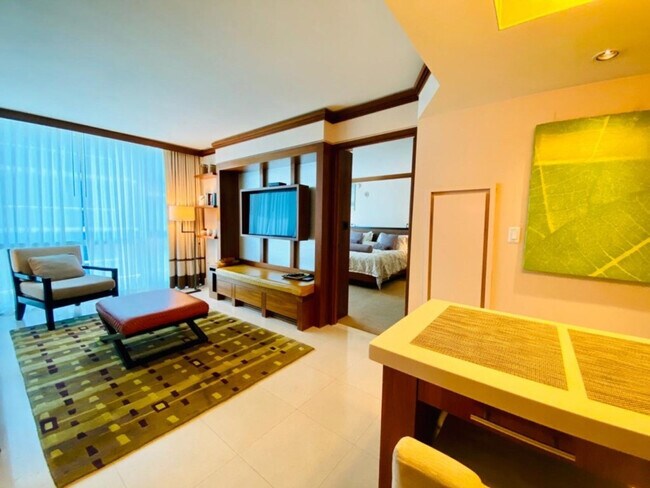 Building Photo - 6801 Collins Ave