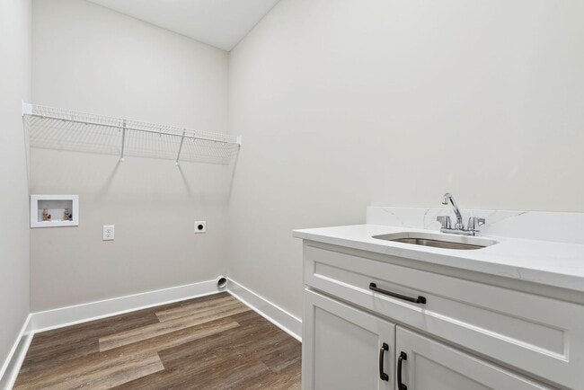 Building Photo - Spacious 4Br 235 Ba  open concept home with Private 2 Car garage