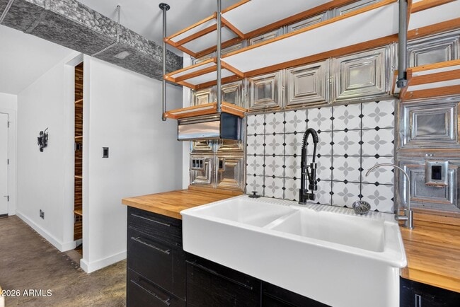 Building Photo - 346 E Papago Dr