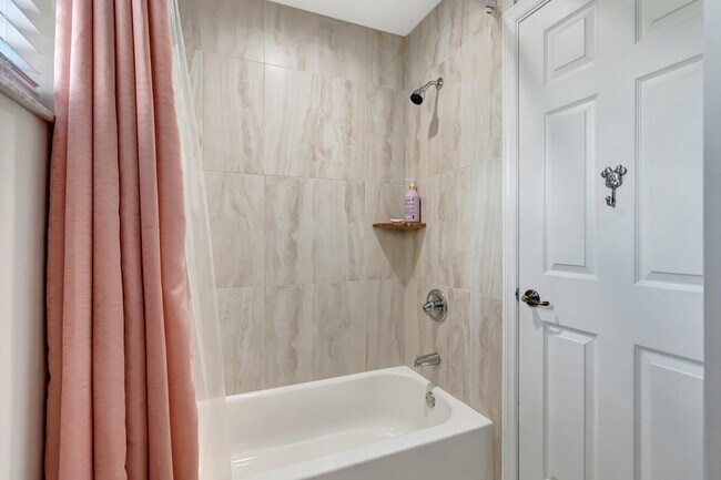 Building Photo - 6788 Hendry Dr