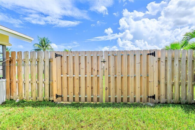 Building Photo - 3104 NW 109th Ave